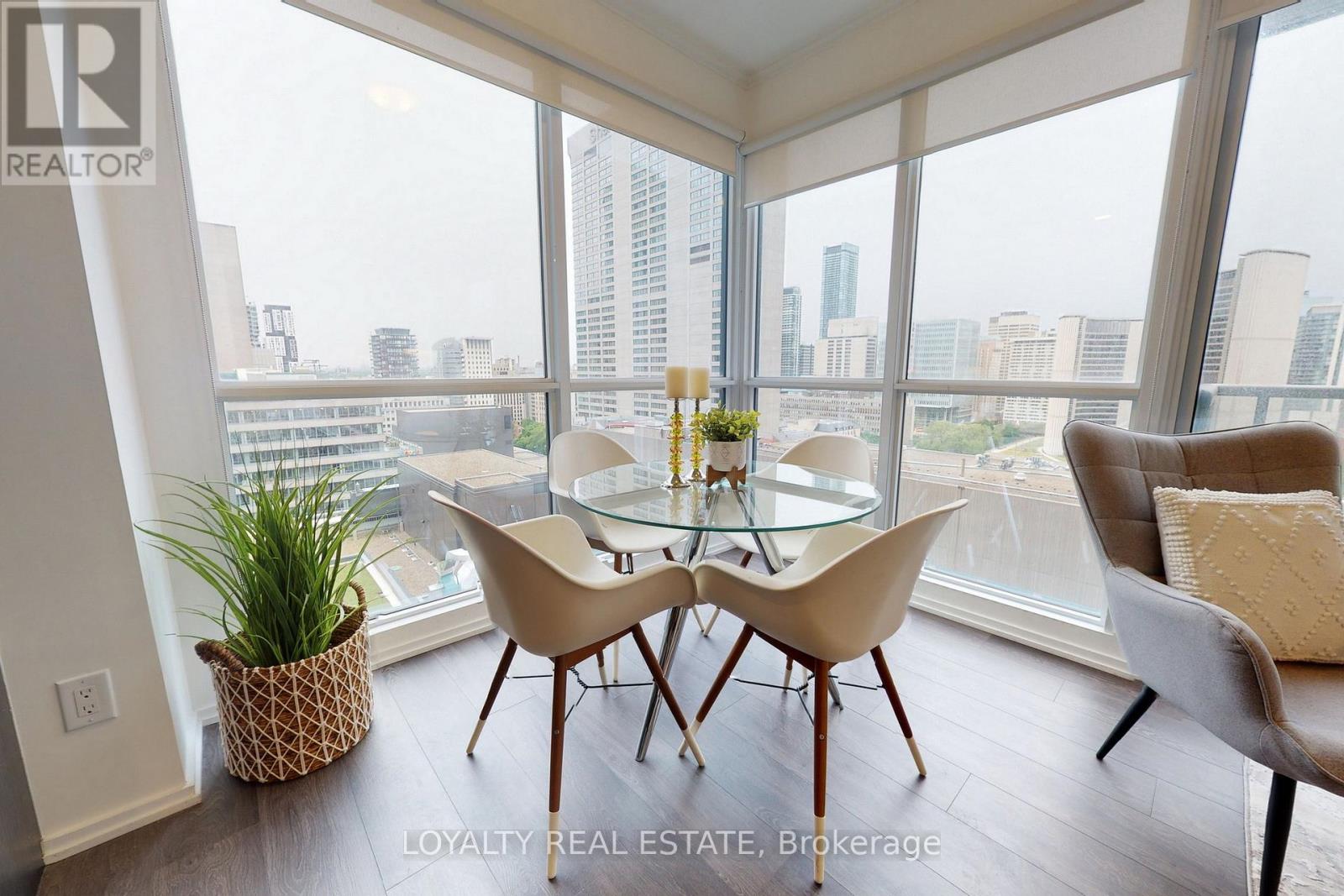 1915 - 70 Temperance Street, Toronto (Bay Street Corridor), Ontario  M5H 4E8 - Photo 11 - C12611476