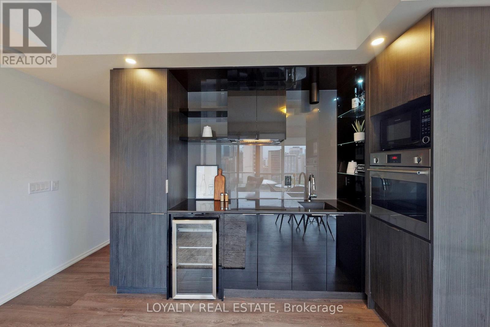 1915 - 70 Temperance Street, Toronto (Bay Street Corridor), Ontario  M5H 4E8 - Photo 16 - C12611476