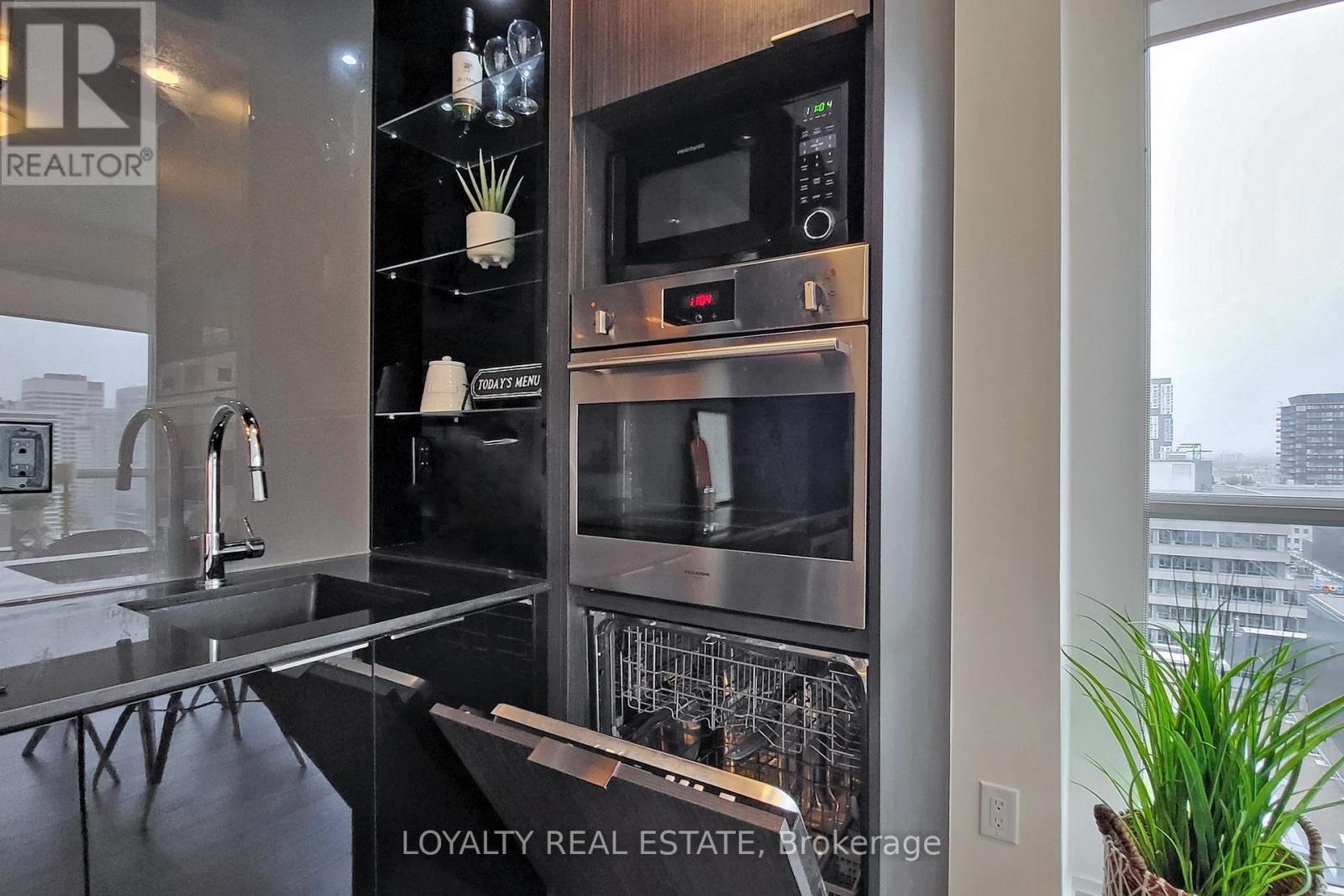 1915 - 70 Temperance Street, Toronto (Bay Street Corridor), Ontario  M5H 4E8 - Photo 18 - C12611476