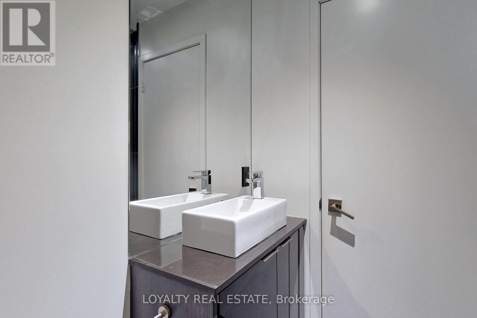 1915 - 70 Temperance Street, Toronto (Bay Street Corridor), Ontario  M5H 4E8 - Photo 31 - C12611476