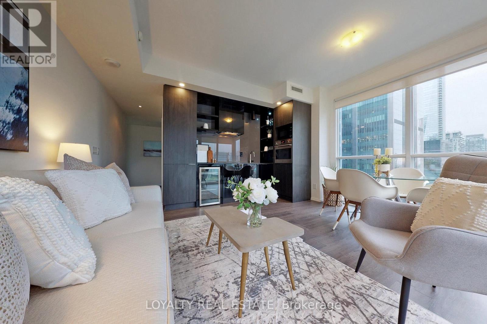 1915 - 70 Temperance Street, Toronto (Bay Street Corridor), Ontario  M5H 4E8 - Photo 9 - C12611476