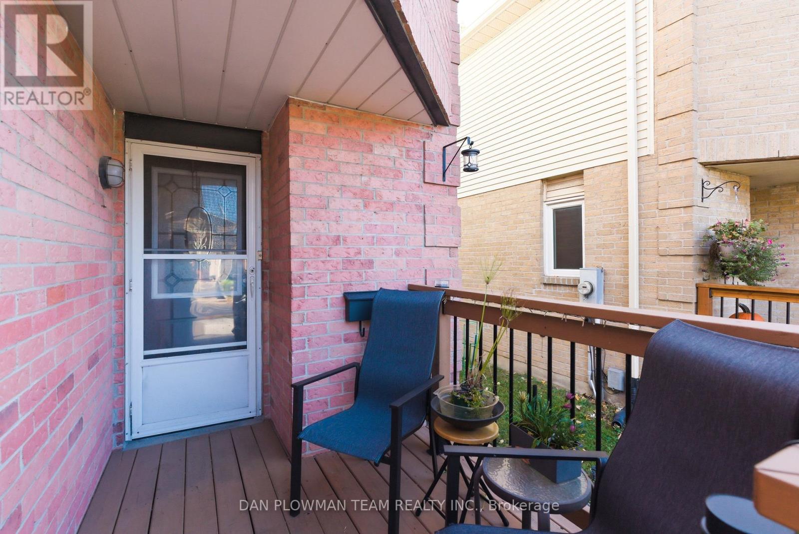 312 Sheffield Court, Oshawa, Ontario  L1J 8J3 - Photo 4 - E12611446