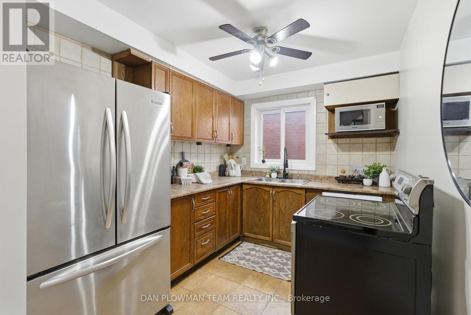 312 Sheffield Court, Oshawa, Ontario  L1J 8J3 - Photo 7 - E12611446