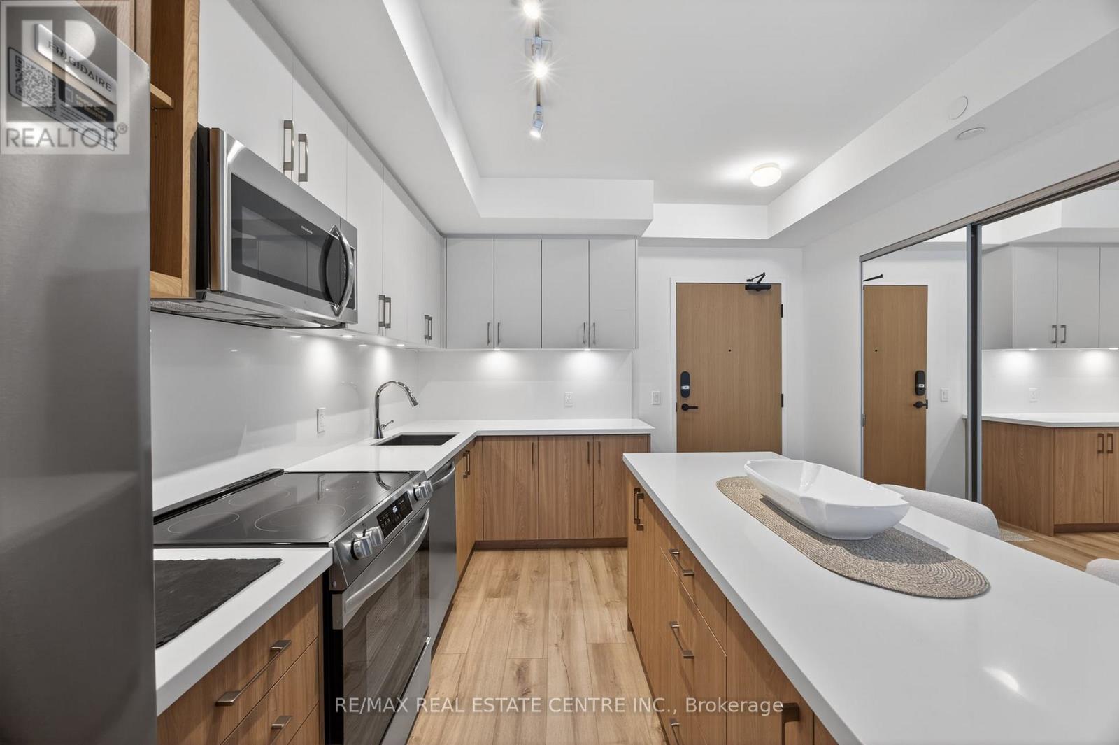 262 - 333 Sunseeker Avenue, Innisfil, Ontario  L9S 0R6 - Photo 4 - N12560958