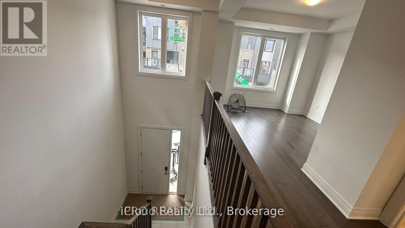 5173 Zionkate Lane, Mississauga, Ontario  L5M 2S8 - Photo 3 - W12594930