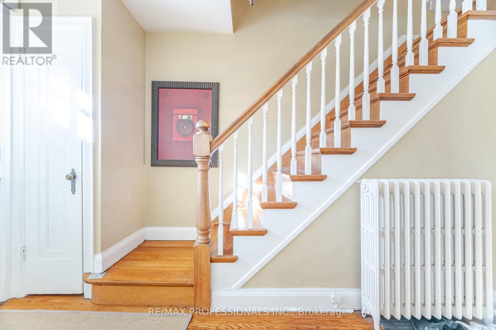 40 Warren Crescent, Toronto, Ontario  M6S 4S2 - Photo 11 - W12583882