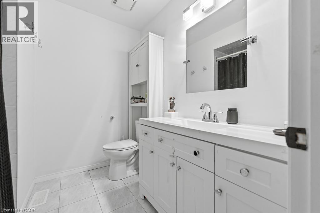 11 Glenhollow Drive, Stoney Creek, Ontario  L8J 3T2 - Photo 13 - 40792826