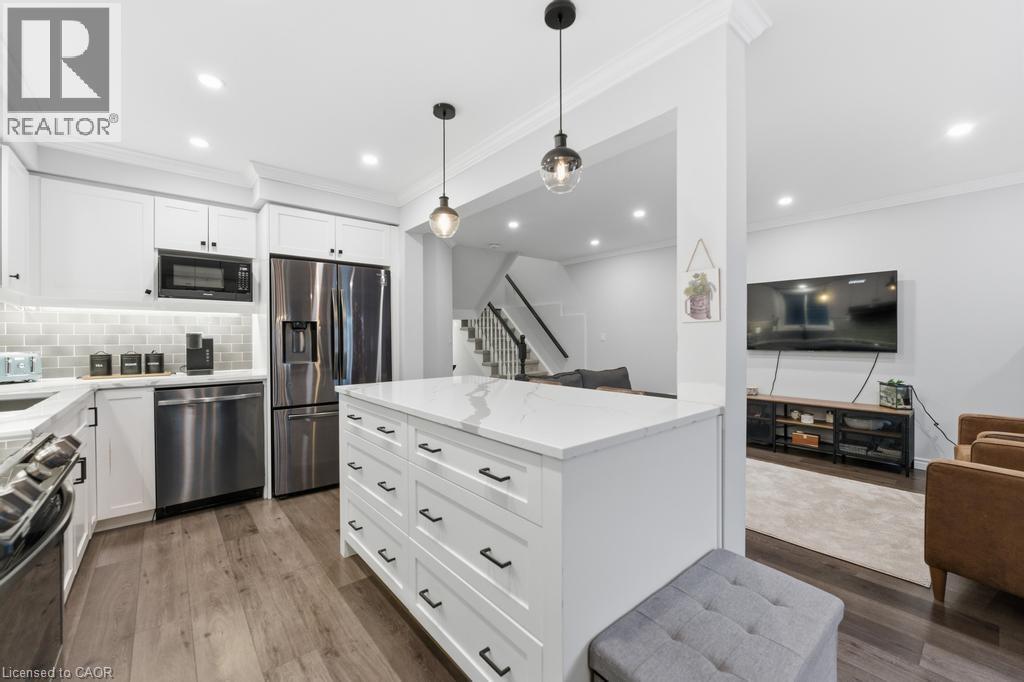 11 Glenhollow Drive, Stoney Creek, Ontario  L8J 3T2 - Photo 5 - 40792826