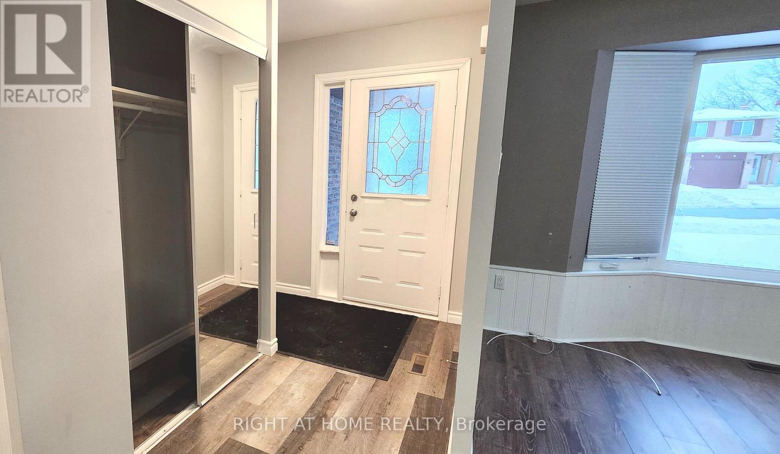 29 Fox Run, Barrie, Ontario  L4N 5P6 - Photo 2 - S12611436