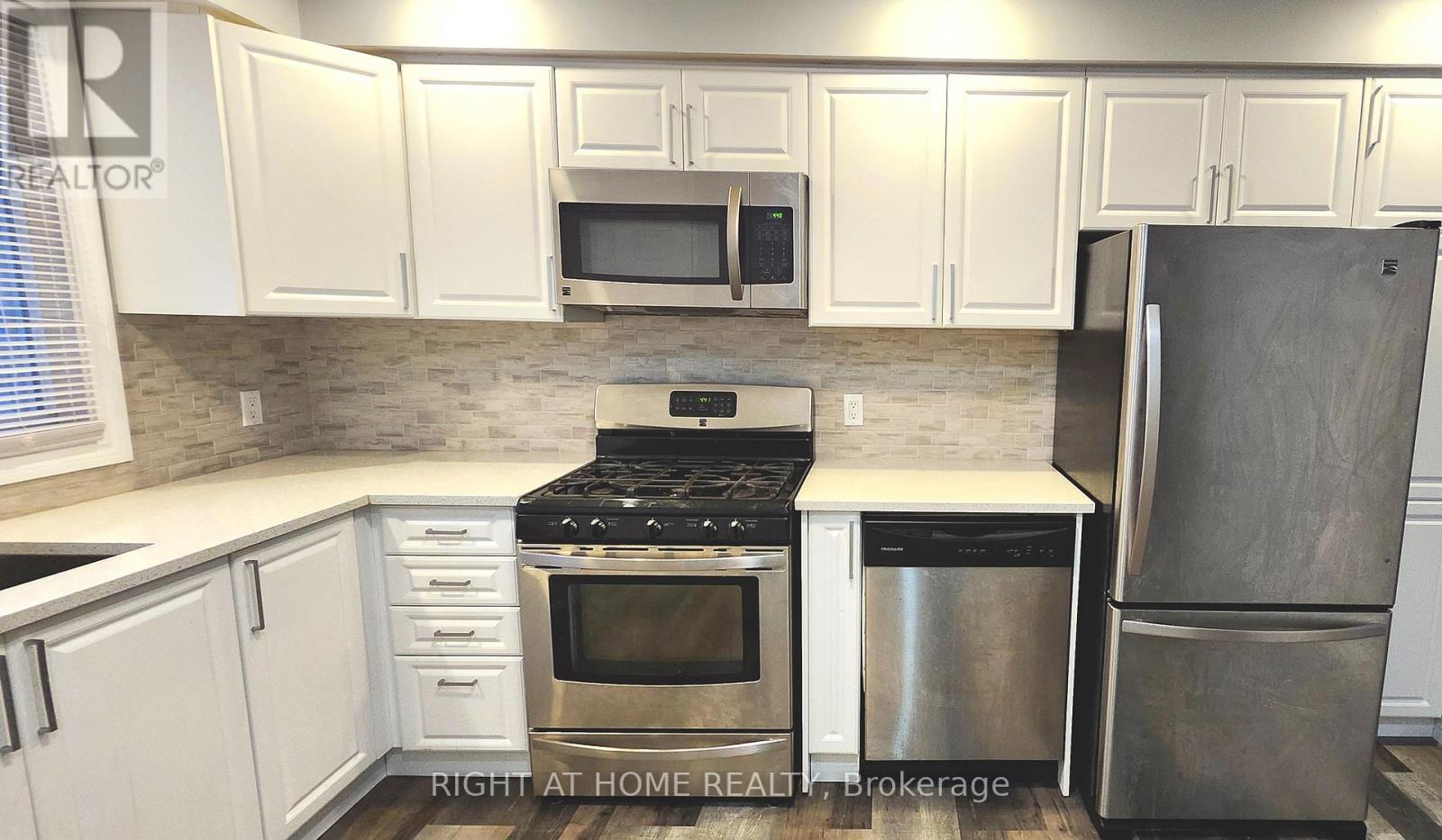 29 Fox Run, Barrie, Ontario  L4N 5P6 - Photo 4 - S12611436