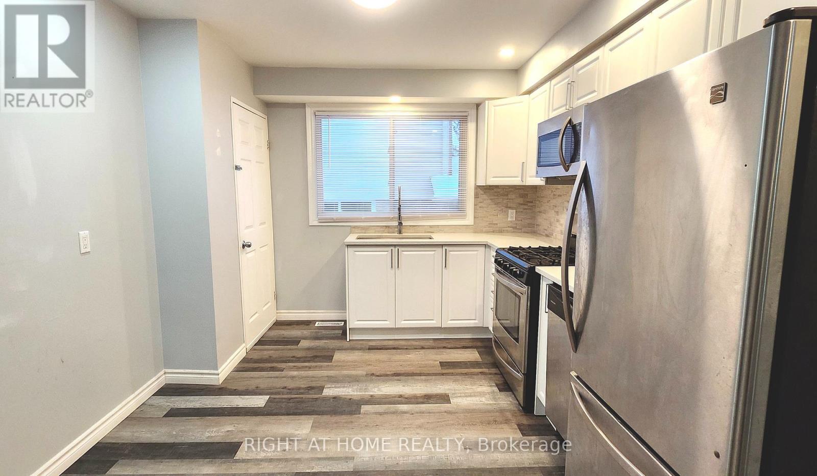 29 Fox Run, Barrie, Ontario  L4N 5P6 - Photo 5 - S12611436