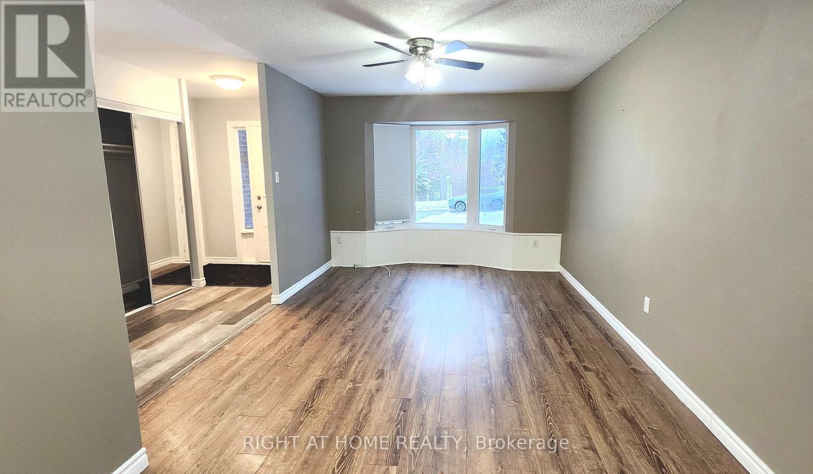 29 Fox Run, Barrie, Ontario  L4N 5P6 - Photo 6 - S12611436