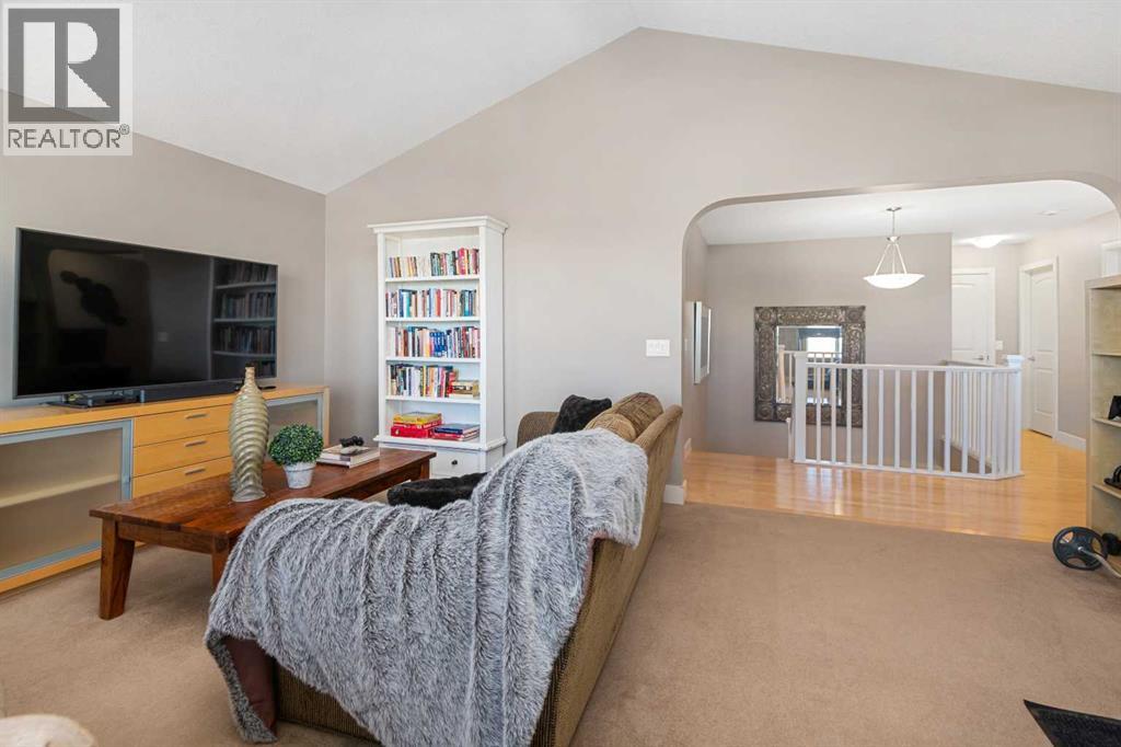 301 Westmount Court, Okotoks, Alberta  T1S 0B6 - Photo 24 - A2272275