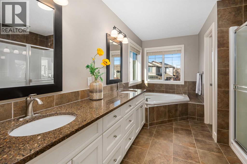 301 Westmount Court, Okotoks, Alberta  T1S 0B6 - Photo 30 - A2272275