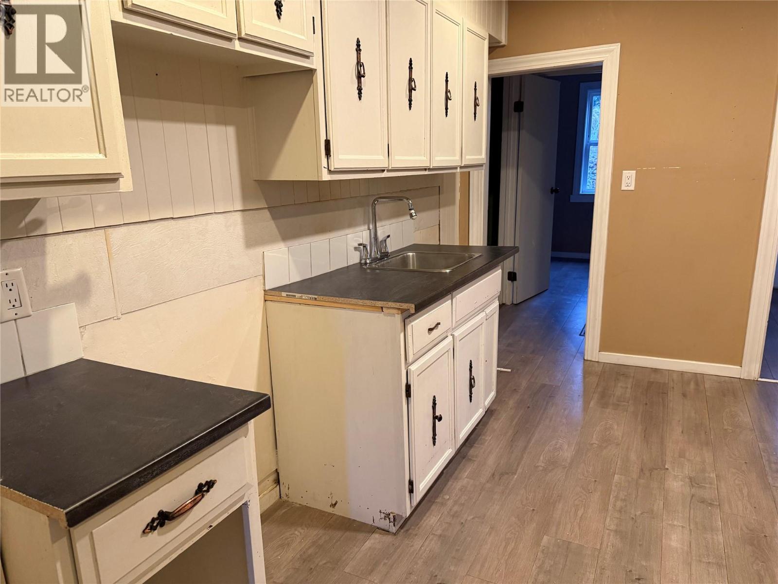 1442 Tamarac Avenue, Trail, British Columbia  V1R 4J3 - Photo 4 - 10366780