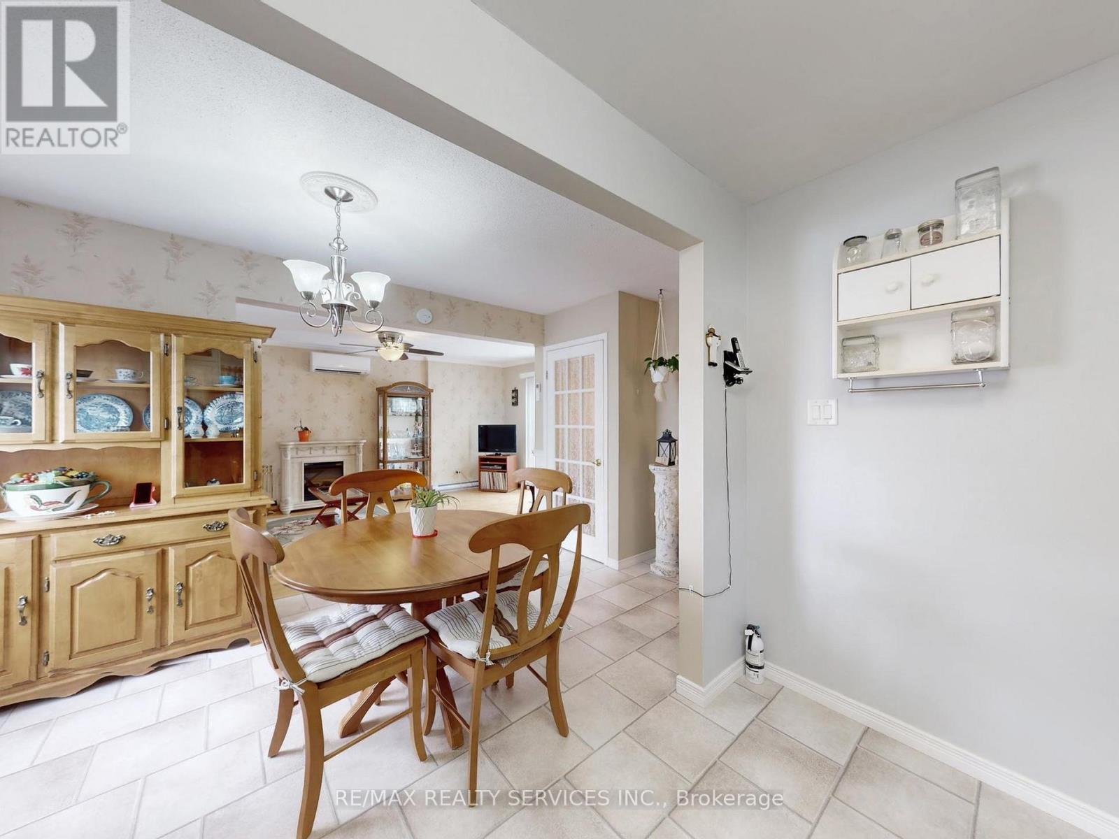 2 Grove Park Square, Brampton, Ontario L6S 2K3 - Photo 12 - W12611410