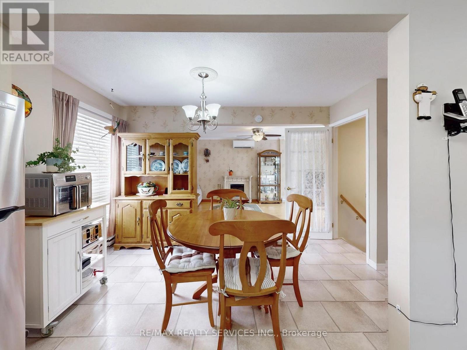 2 Grove Park Square, Brampton, Ontario L6S 2K3 - Photo 13 - W12611410