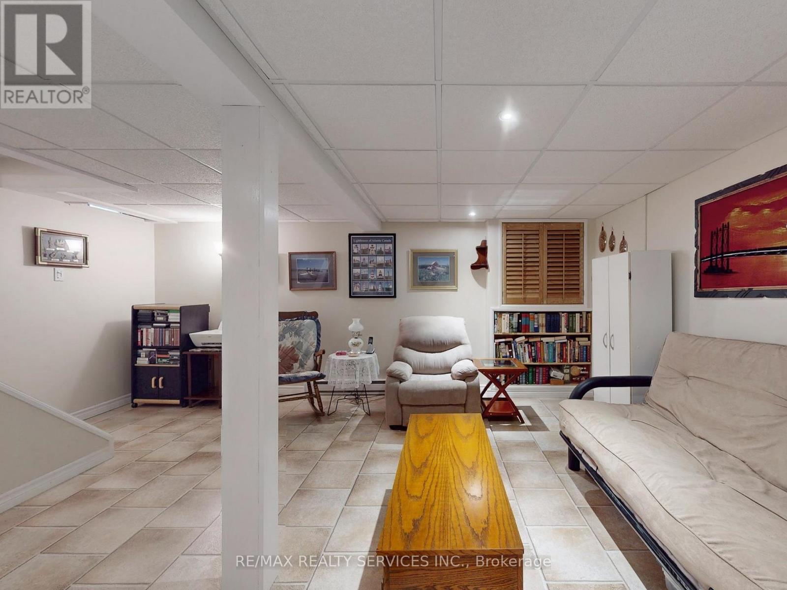 2 Grove Park Square, Brampton, Ontario L6S 2K3 - Photo 32 - W12611410