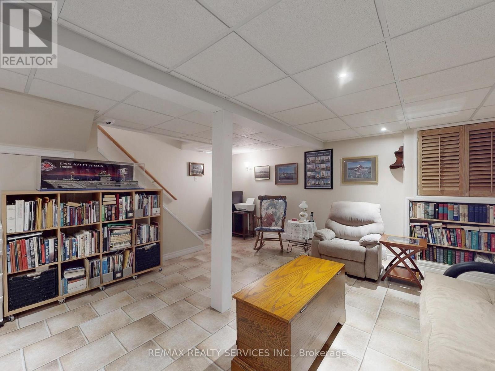 2 Grove Park Square, Brampton, Ontario L6S 2K3 - Photo 34 - W12611410