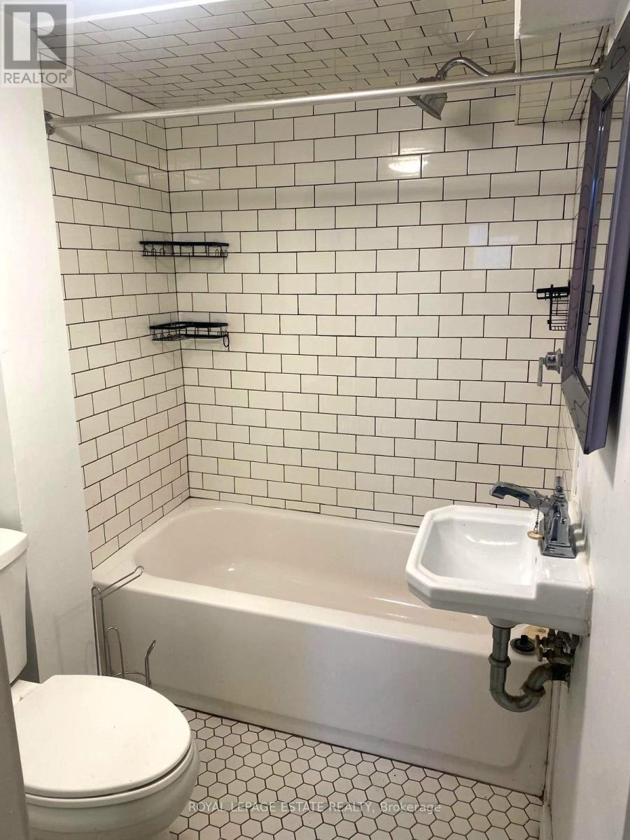 Bsmt - 67 Boustead Avenue, Toronto, Ontario  M6R 1Y7 - Photo 6 - W12611430