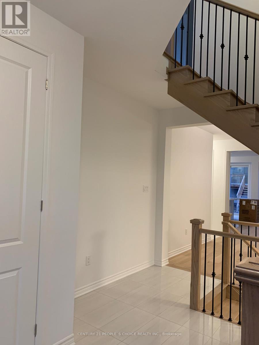 262 Marigold Court, Milton, Ontario  L9T 2X5 - Photo 3 - W12611438