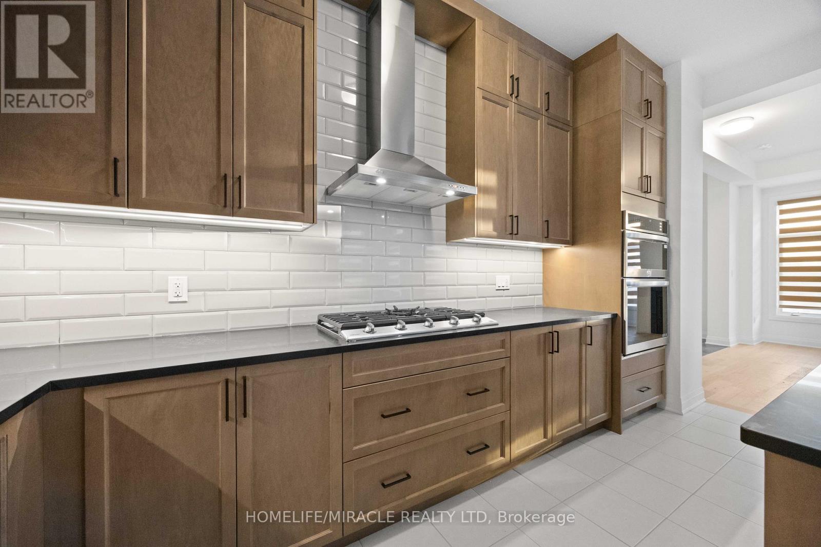 33 Spiritwood Way, Brampton, Ontario  L7A 0H5 - Photo 14 - W12611442