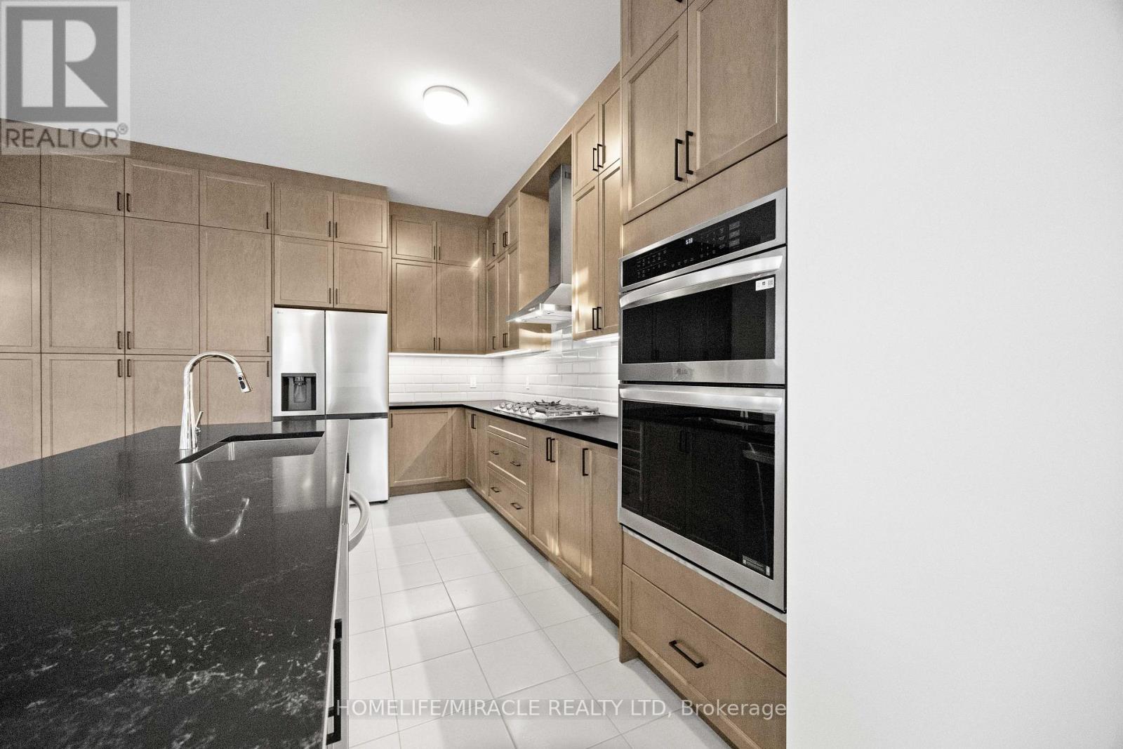 33 Spiritwood Way, Brampton, Ontario  L7A 0H5 - Photo 15 - W12611442