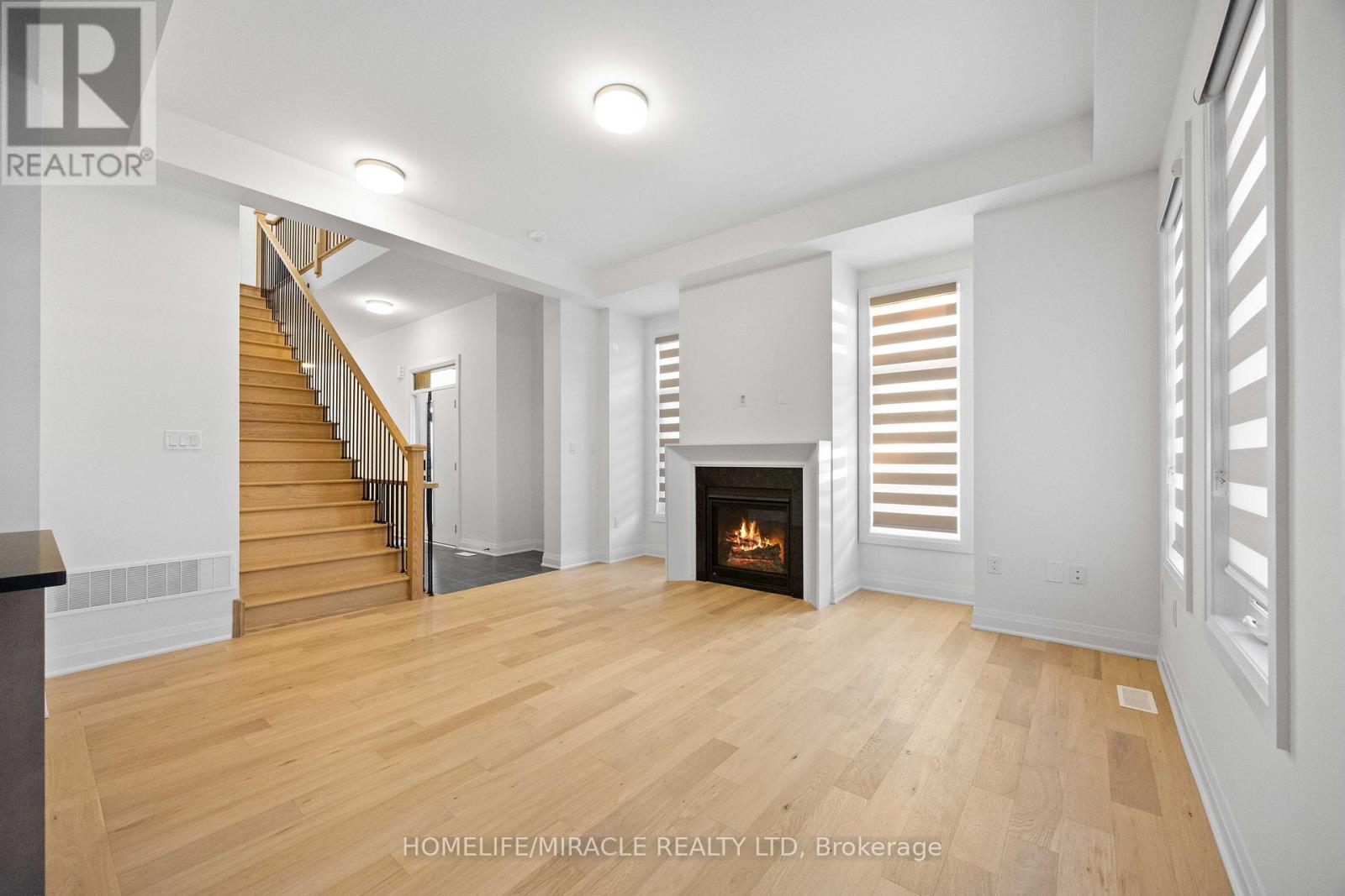 33 Spiritwood Way, Brampton, Ontario  L7A 0H5 - Photo 8 - W12611442