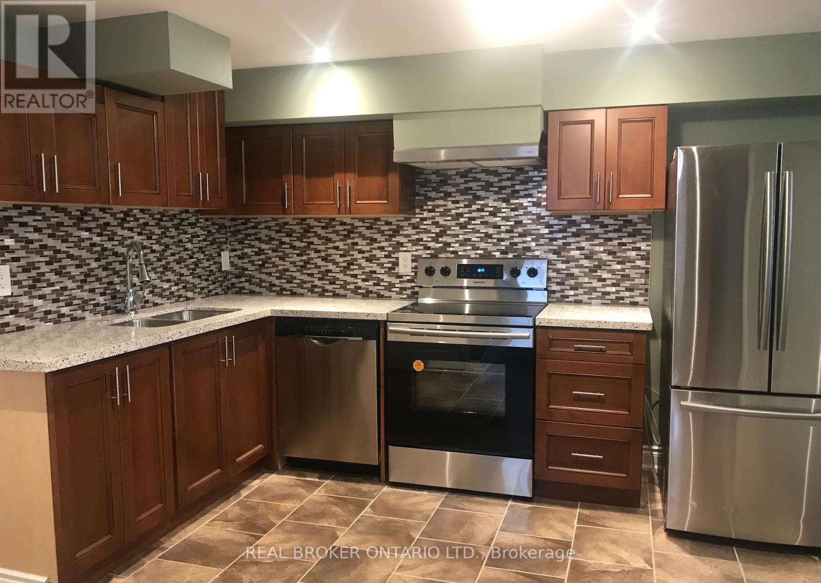 926 FLAGSHIP DRIVE, Mississauga, Ontario