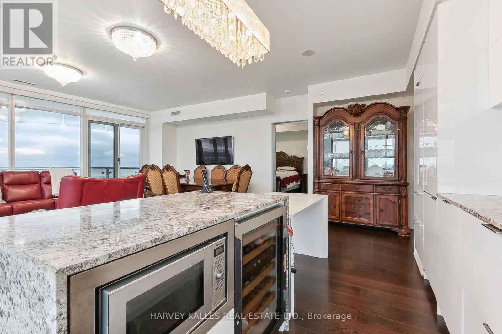 6801 - 1 Bloor Street E, Toronto, Ontario  M4W 0A8 - Photo 24 - C12609744