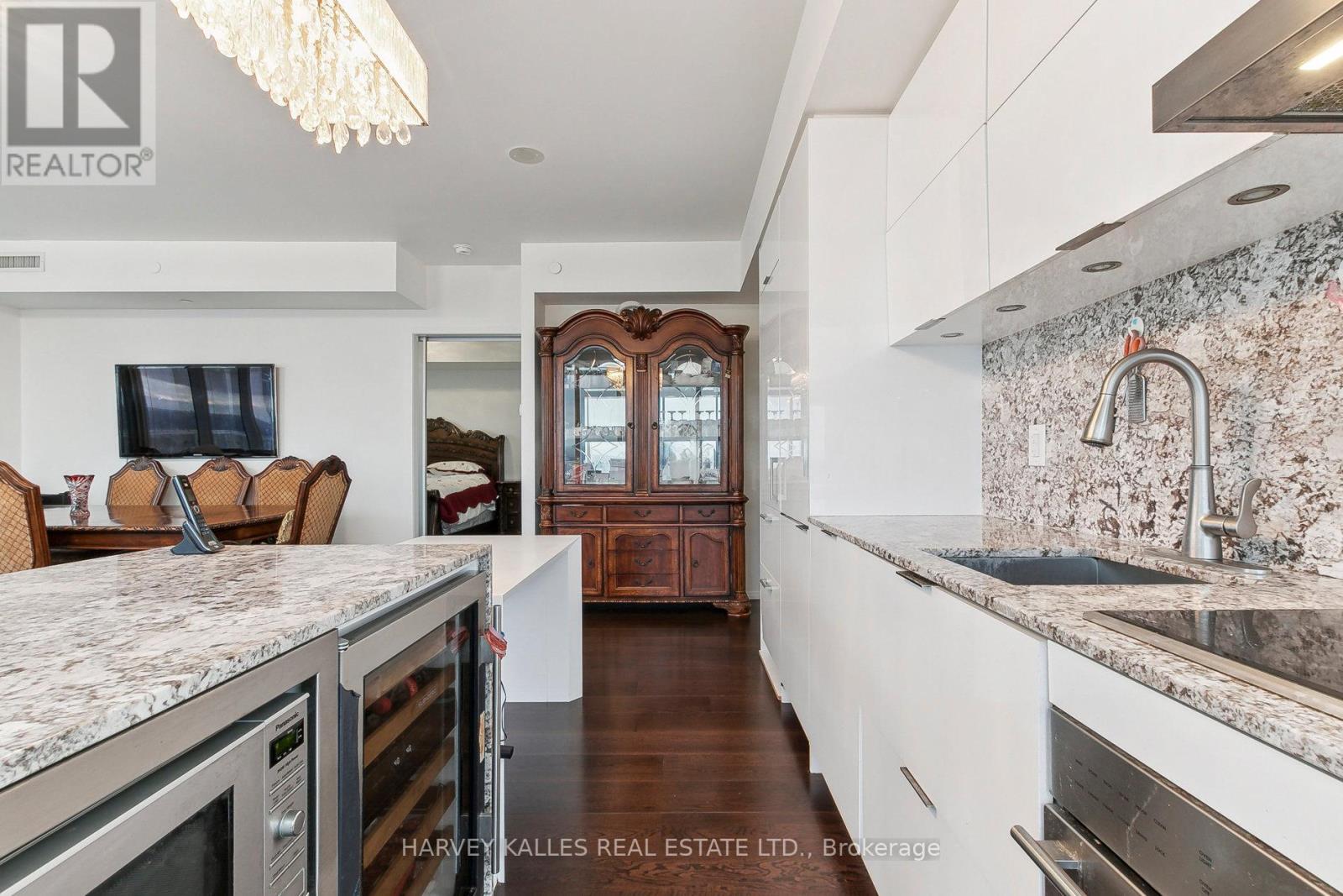 6801 - 1 Bloor Street E, Toronto, Ontario  M4W 0A8 - Photo 22 - C12609744