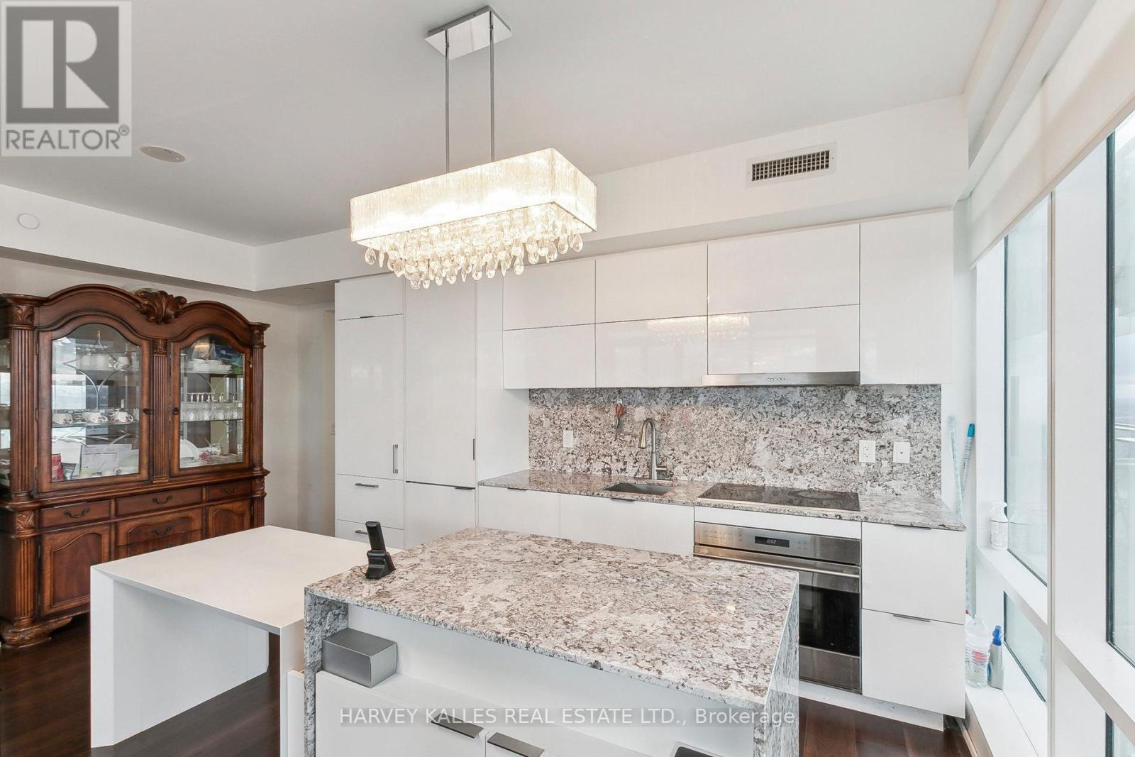 6801 - 1 Bloor Street E, Toronto, Ontario  M4W 0A8 - Photo 18 - C12609744