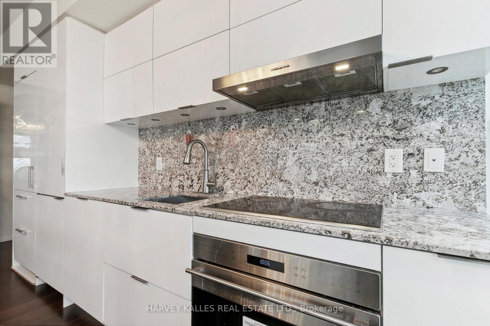 6801 - 1 Bloor Street E, Toronto, Ontario  M4W 0A8 - Photo 23 - C12609744