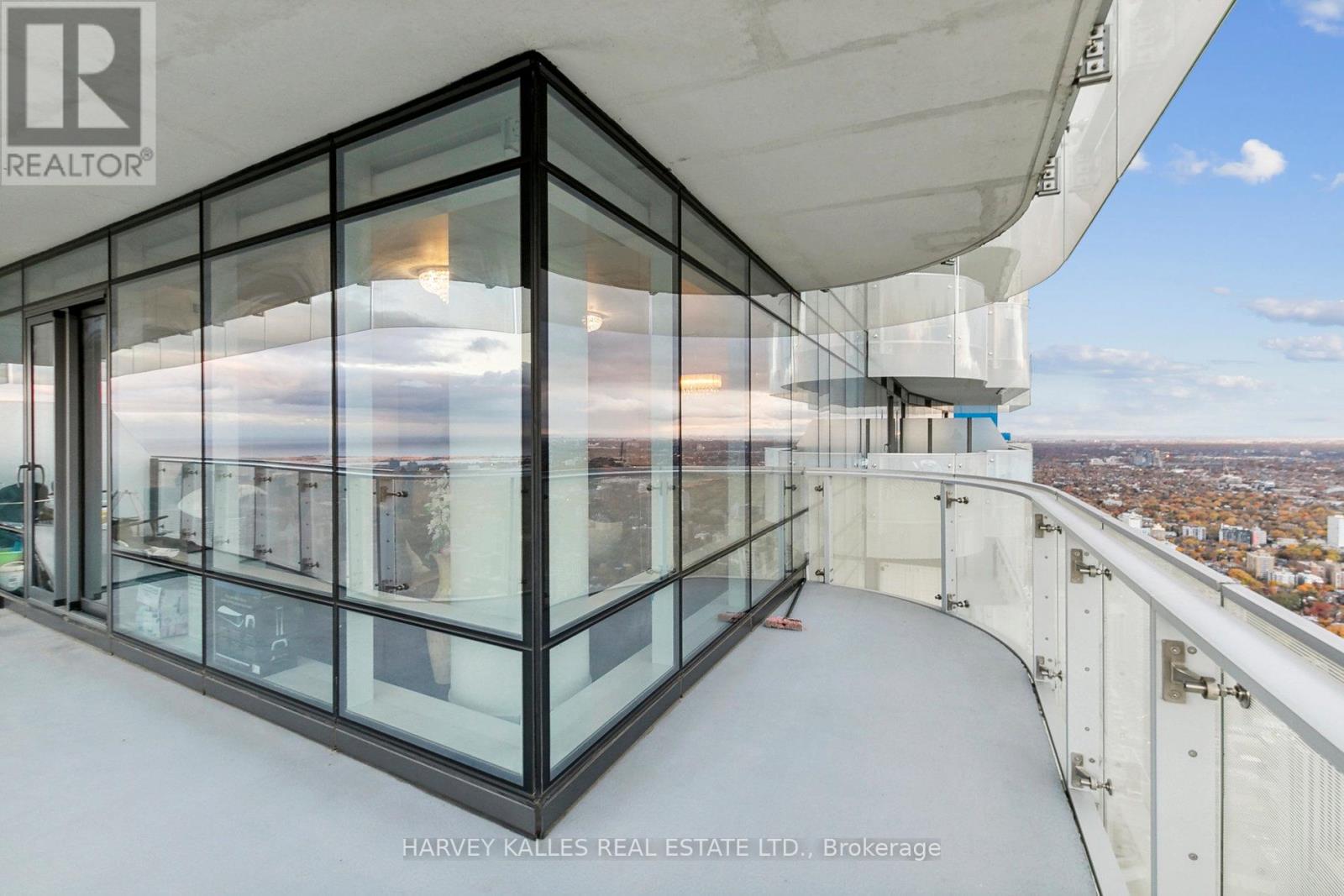 6801 - 1 Bloor Street E, Toronto, Ontario  M4W 0A8 - Photo 37 - C12609744