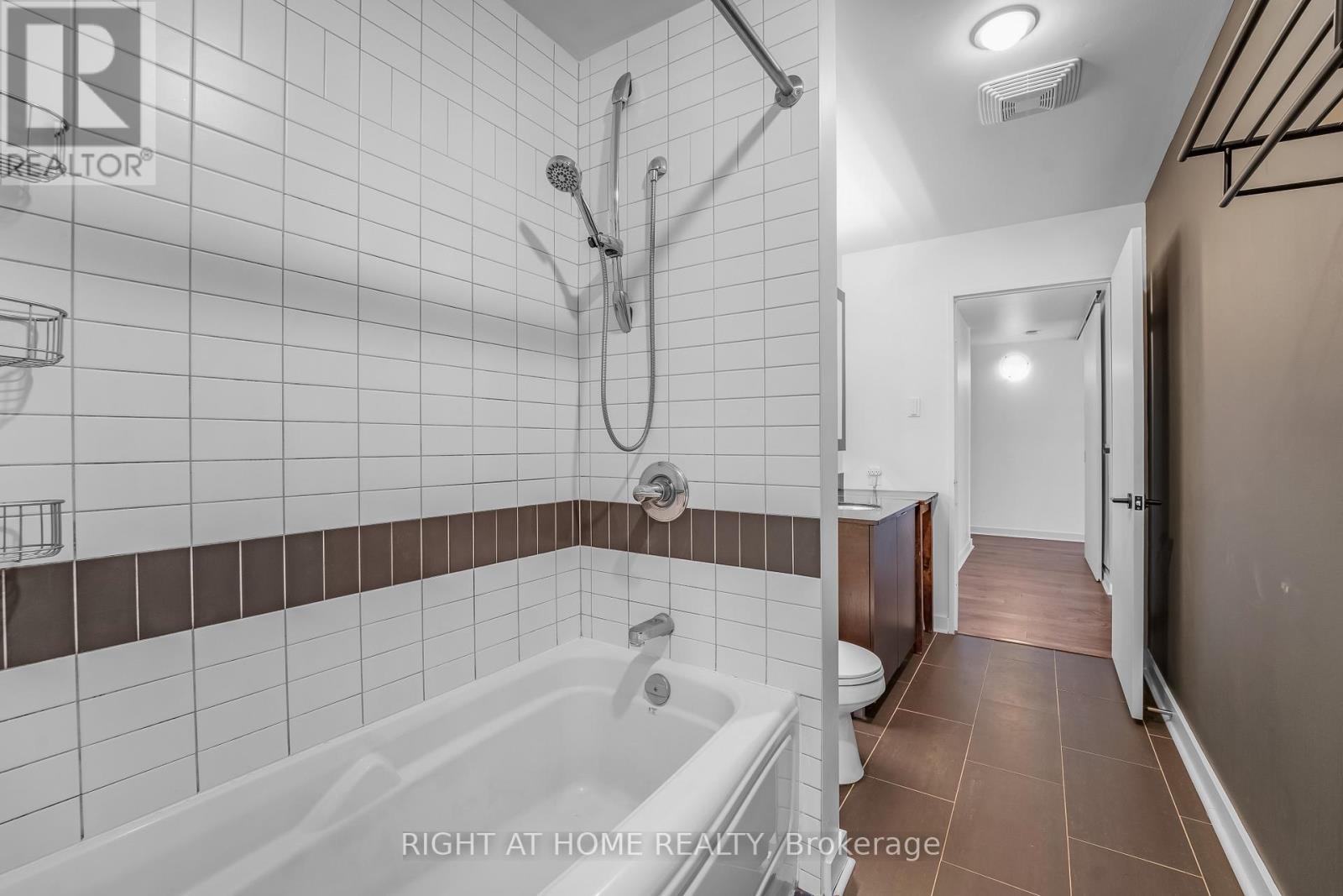 2010 - 324 Laurier Avenue W, Ottawa, Ontario  K1P 0A4 - Photo 24 - X12479130