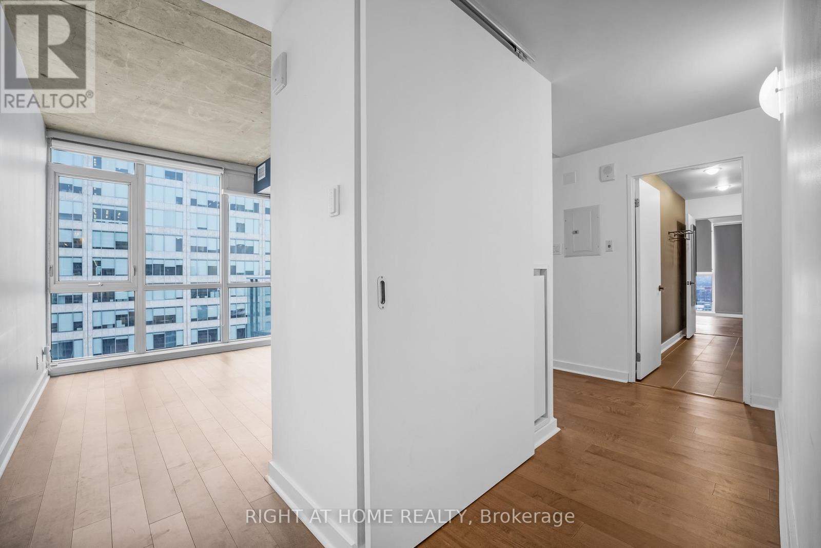 2010 - 324 Laurier Avenue W, Ottawa, Ontario  K1P 0A4 - Photo 8 - X12479130