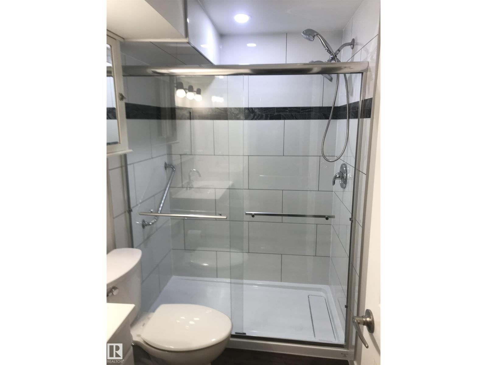 8032 70 Av Nw Nw, Edmonton, Alberta T6C 0A5 - Photo 35 - E4461068