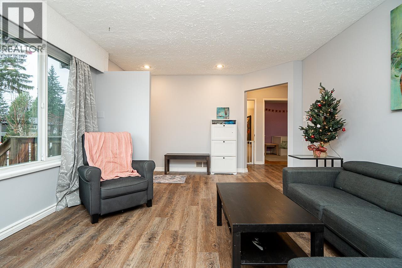 3676 Inverness Street, Port Coquitlam, British Columbia  V3B 3B4 - Photo 8 - R3072876