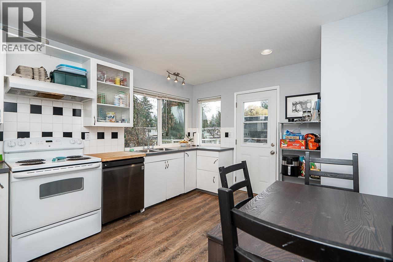 3676 Inverness Street, Port Coquitlam, British Columbia  V3B 3B4 - Photo 9 - R3072876