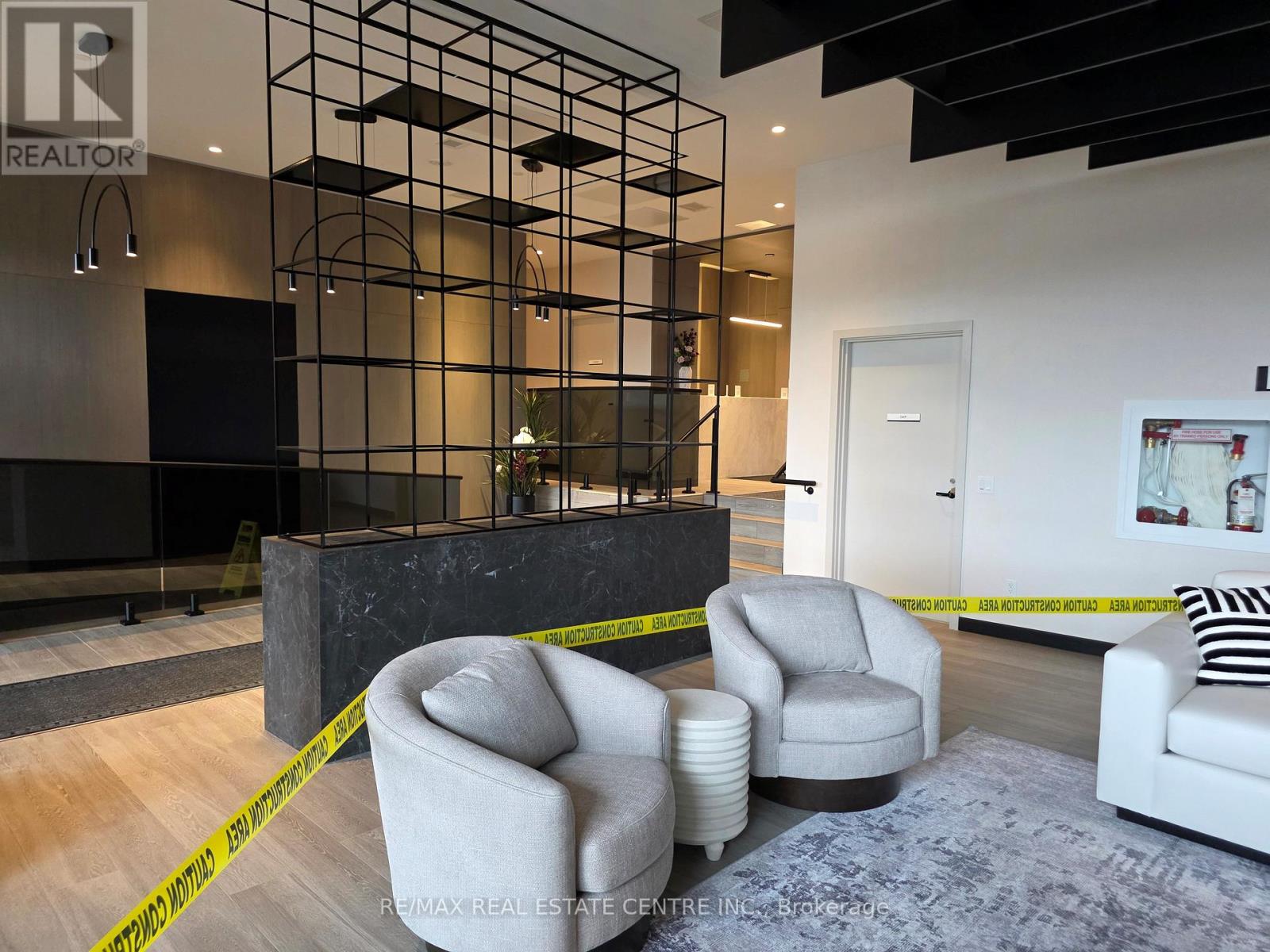 317 - 8020 Derry Road, Milton, Ontario  L9T 3L3 - Photo 4 - W12611490