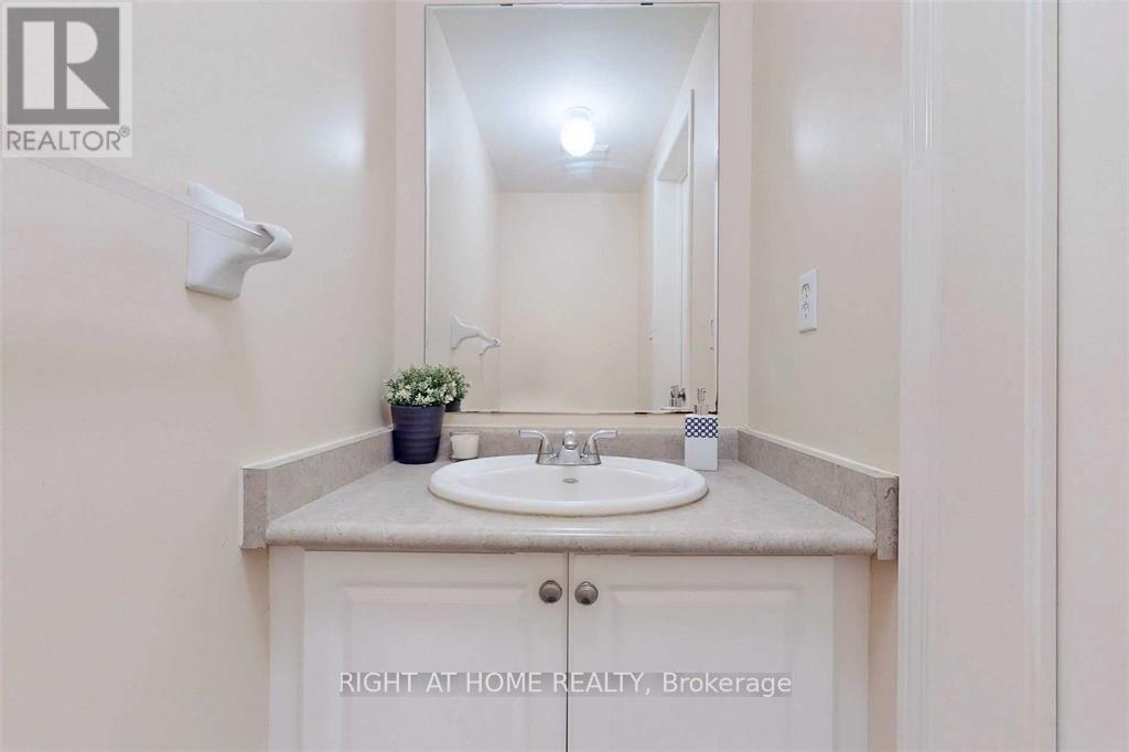 Upper - 3256 Equestrian Crescent S, Mississauga, Ontario  L5M 6S9 - Photo 13 - W12611500