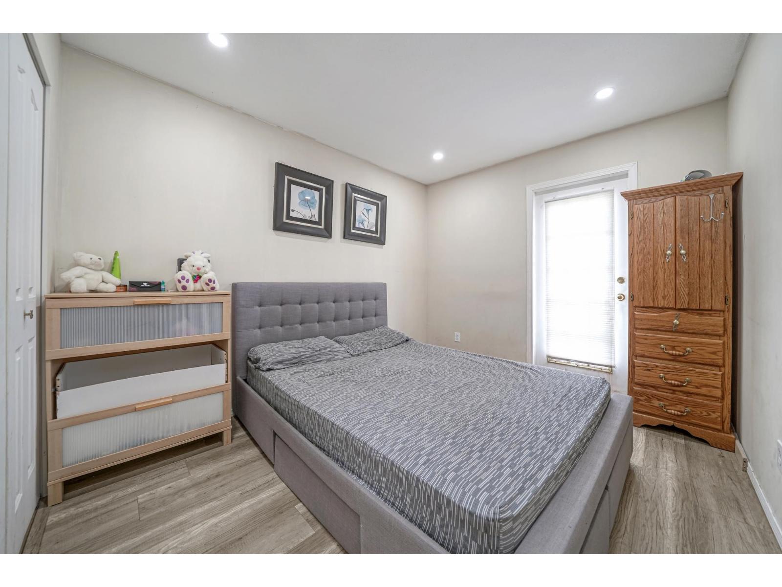 11866 98 Avenue, Surrey, British Columbia  V3V 2J4 - Photo 3 - R3072740