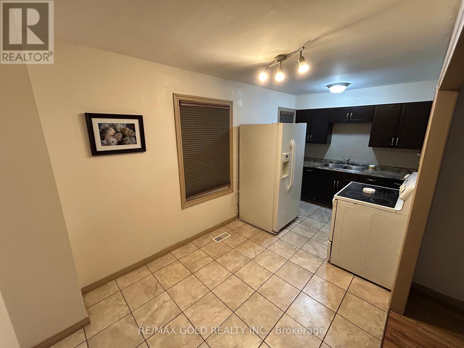 1315 Partington Avenue, Windsor, Ontario  N9B 2P5 - Photo 4 - X12609904