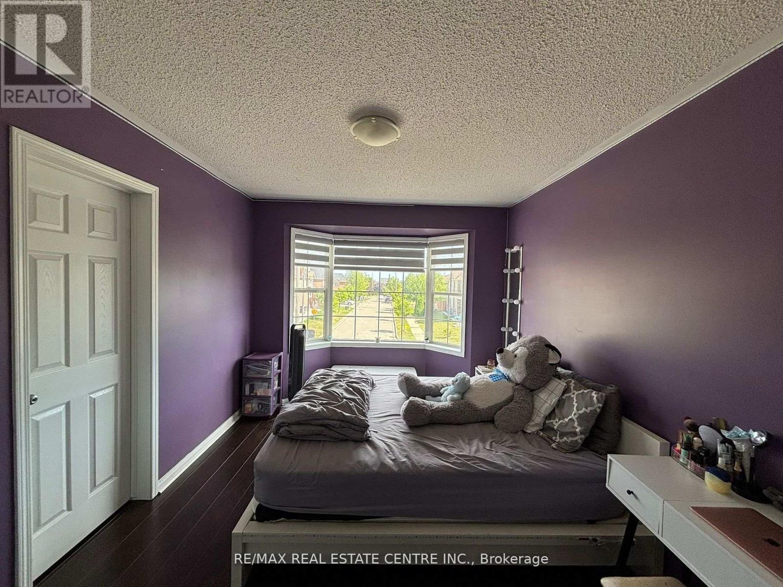 30 Parisian Road, Brampton (Vales Of Castlemore), Ontario  L6P 2T2 - Photo 14 - W12611534