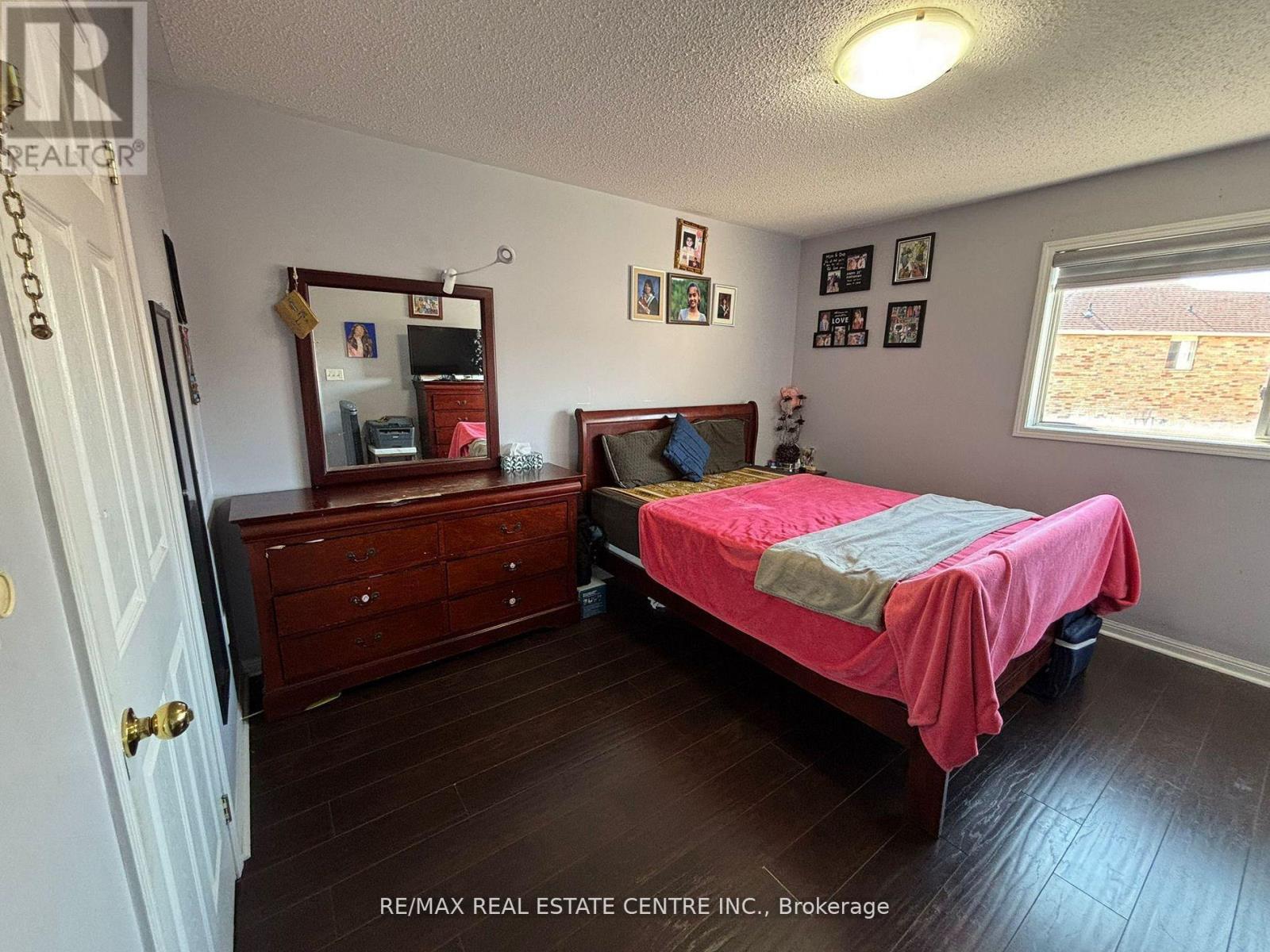 30 Parisian Road, Brampton (Vales Of Castlemore), Ontario  L6P 2T2 - Photo 17 - W12611534