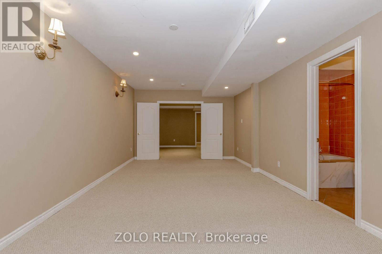 2257 Manor Hill Drive N, Mississauga, Ontario  L5M 5B8 - Photo 16 - W12611540