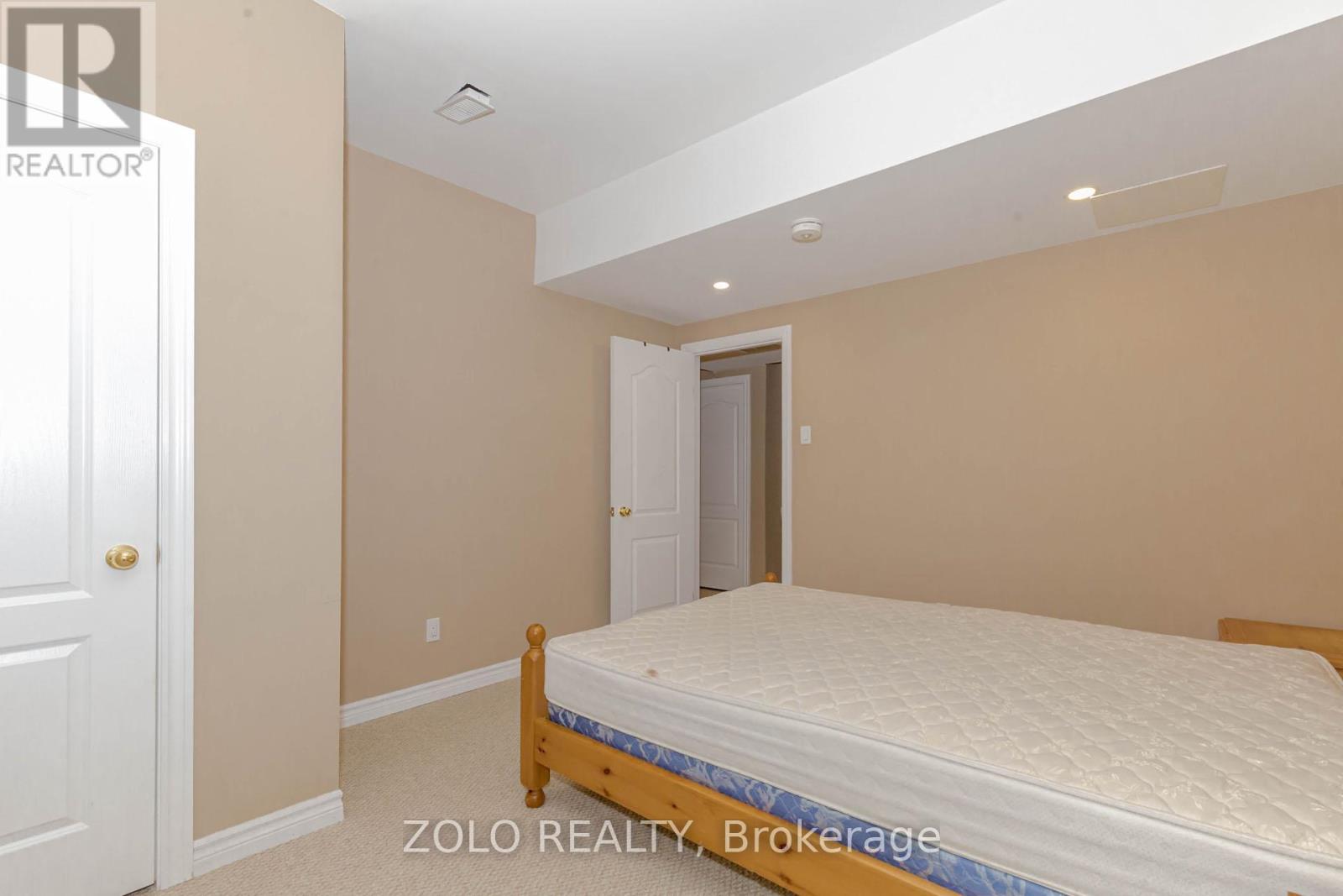 2257 Manor Hill Drive N, Mississauga, Ontario  L5M 5B8 - Photo 21 - W12611540