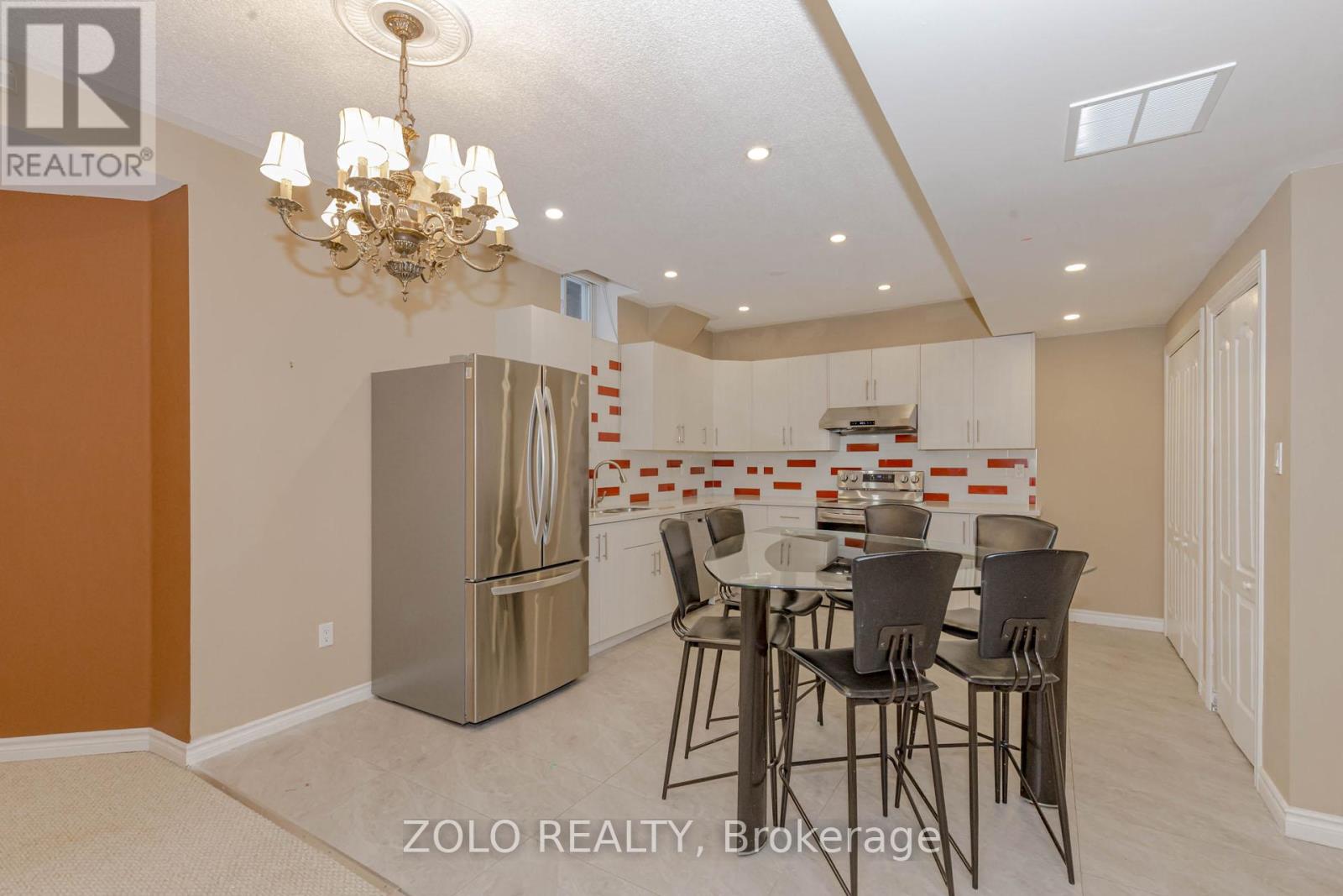 2257 Manor Hill Drive N, Mississauga, Ontario  L5M 5B8 - Photo 8 - W12611540