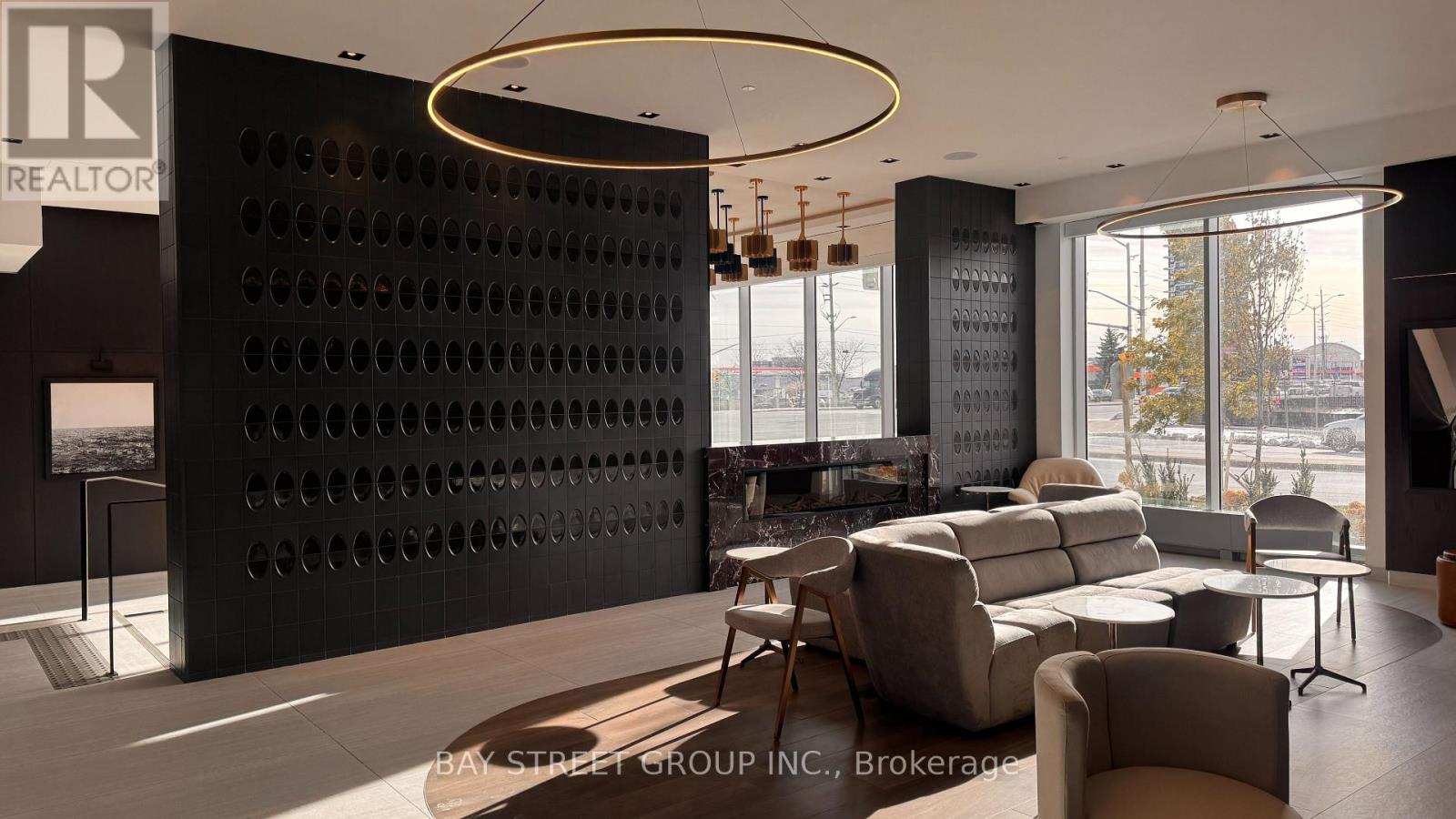 617 - 412 Silver Maple Road, Oakville, Ontario  L6H 6Z9 - Photo 8 - W12611544