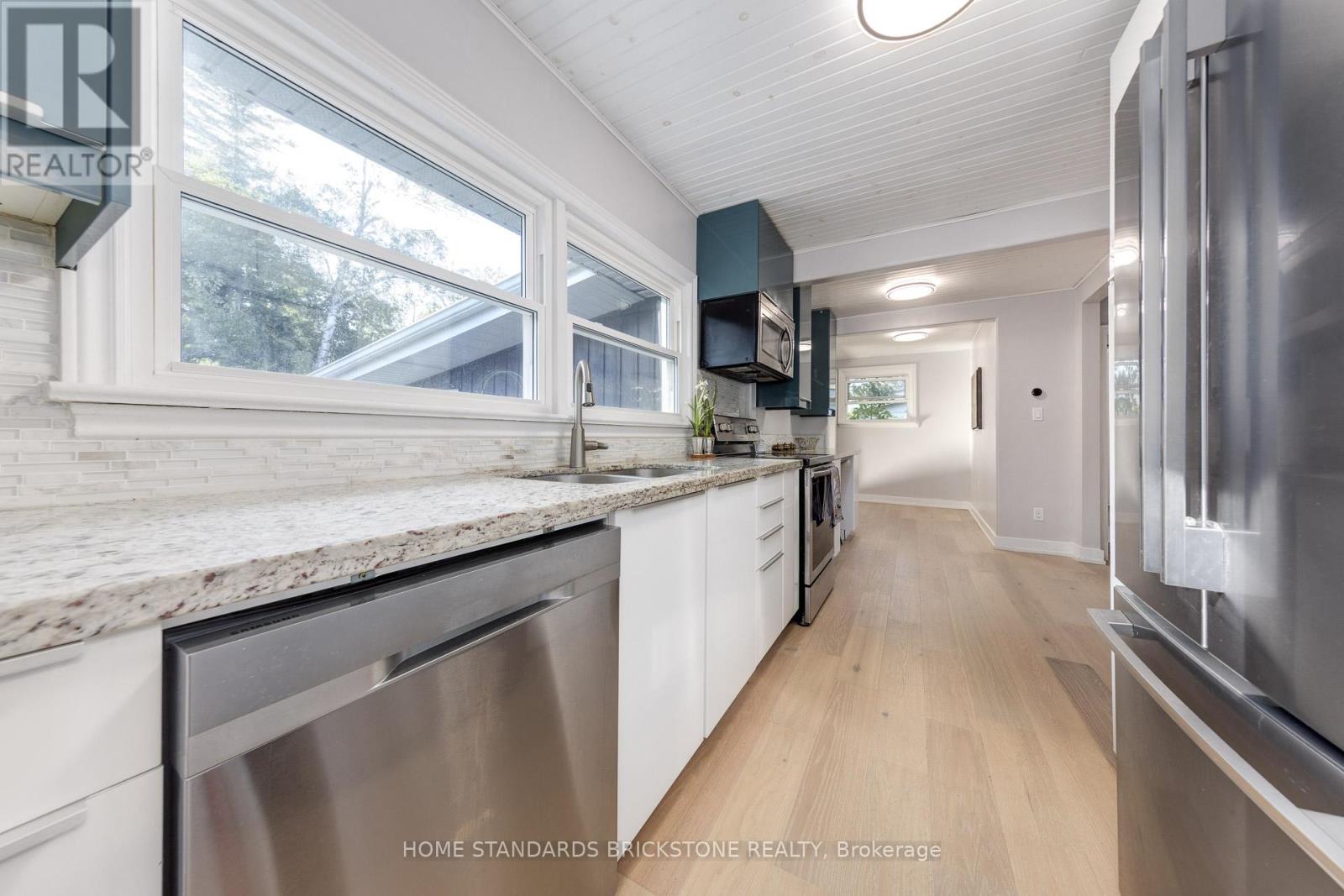 2208 Willard Avenue, Innisfil, Ontario  L9S 2C1 - Photo 13 - N12420185